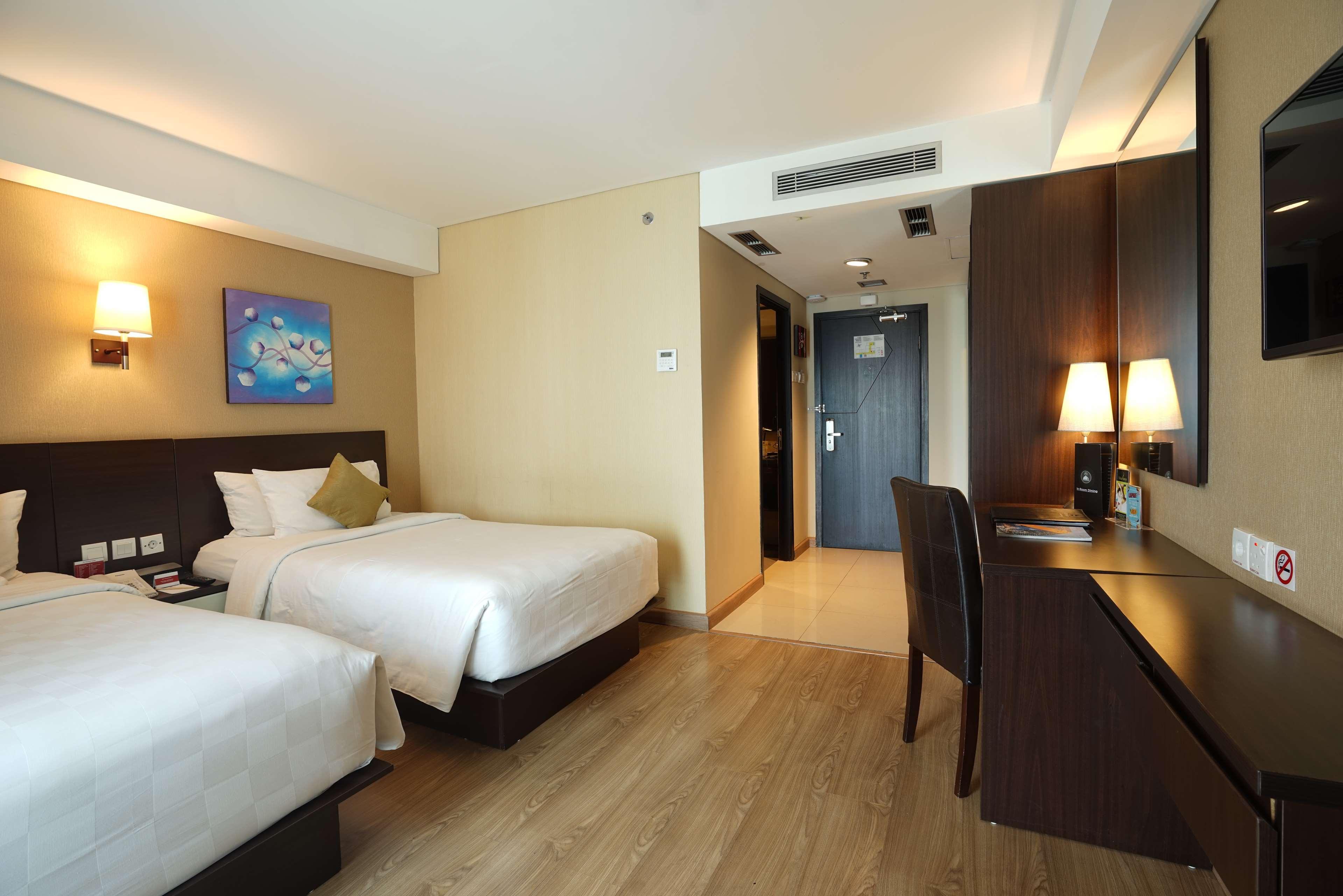 Western Premier The Hive Hotel 4*