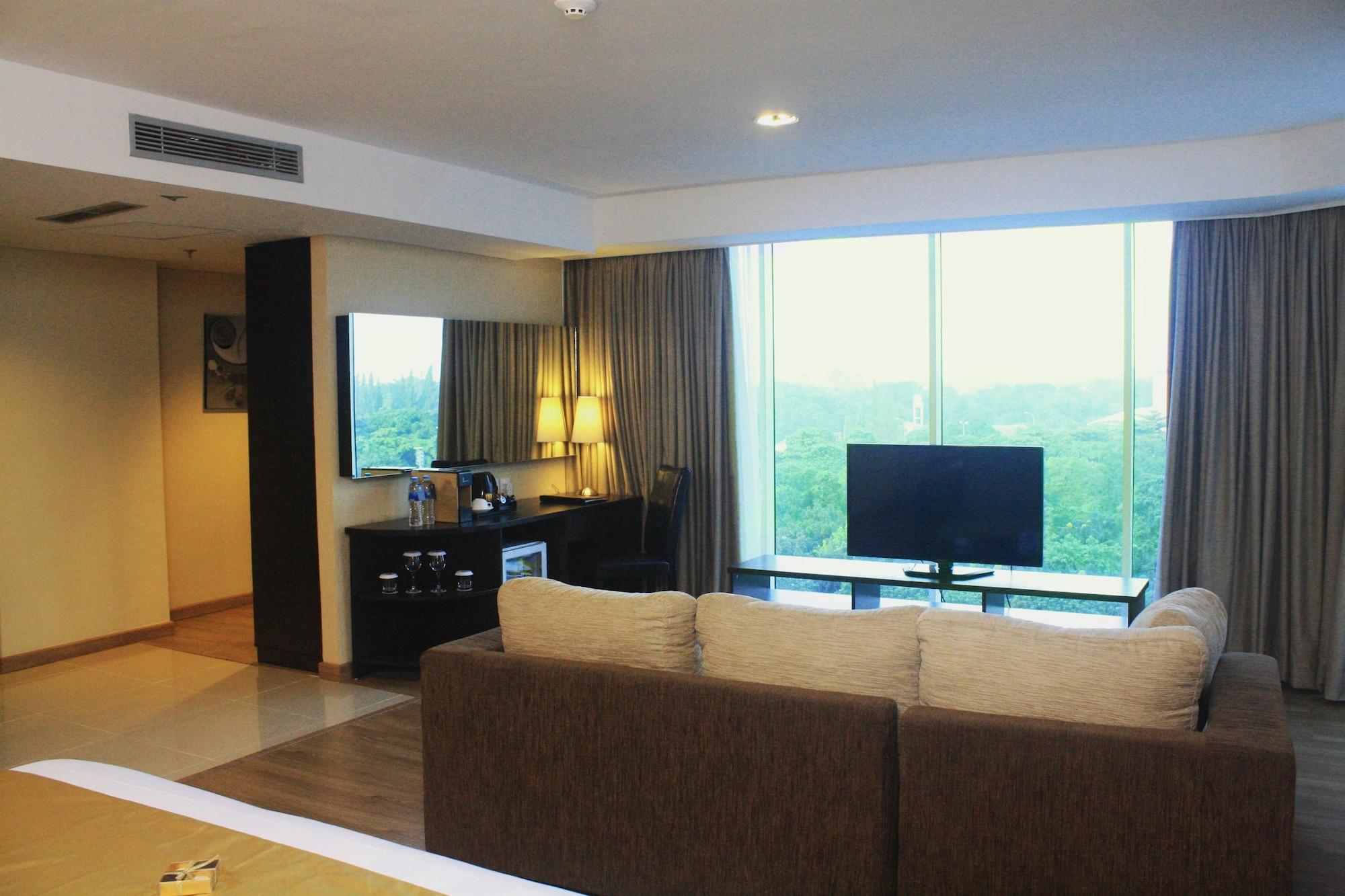 Western Premier The Hive Hotel 4*