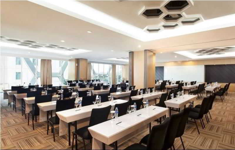 Western Premier The Hive 4*