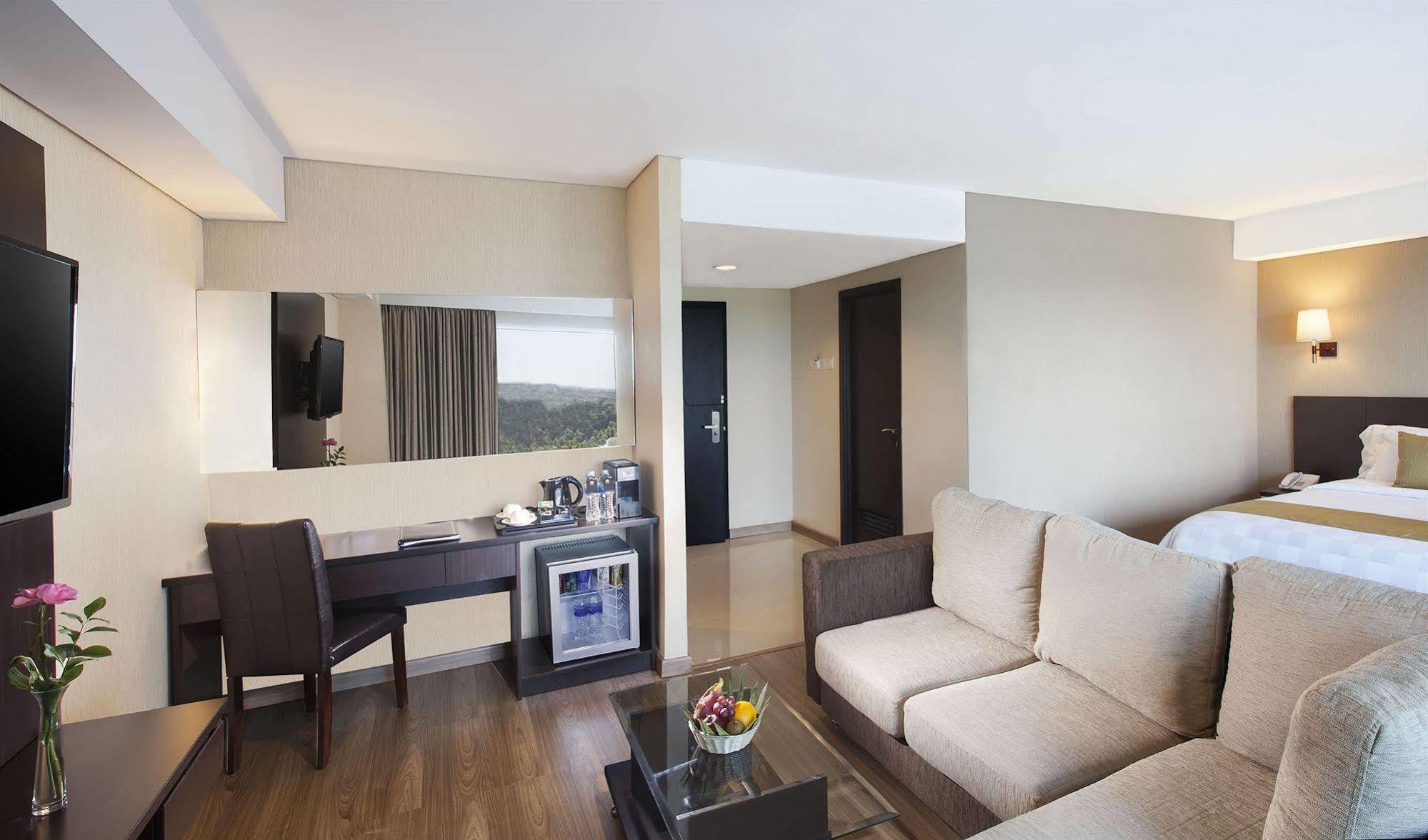 Western Premier The Hive 4*