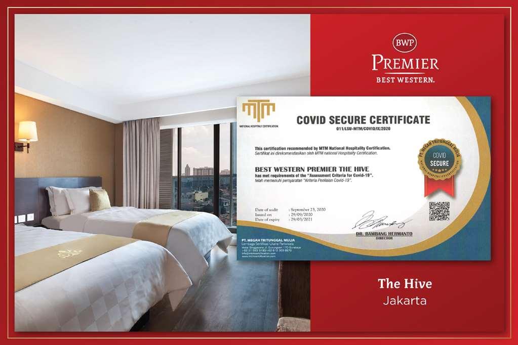 Western Premier The Hive Hotel