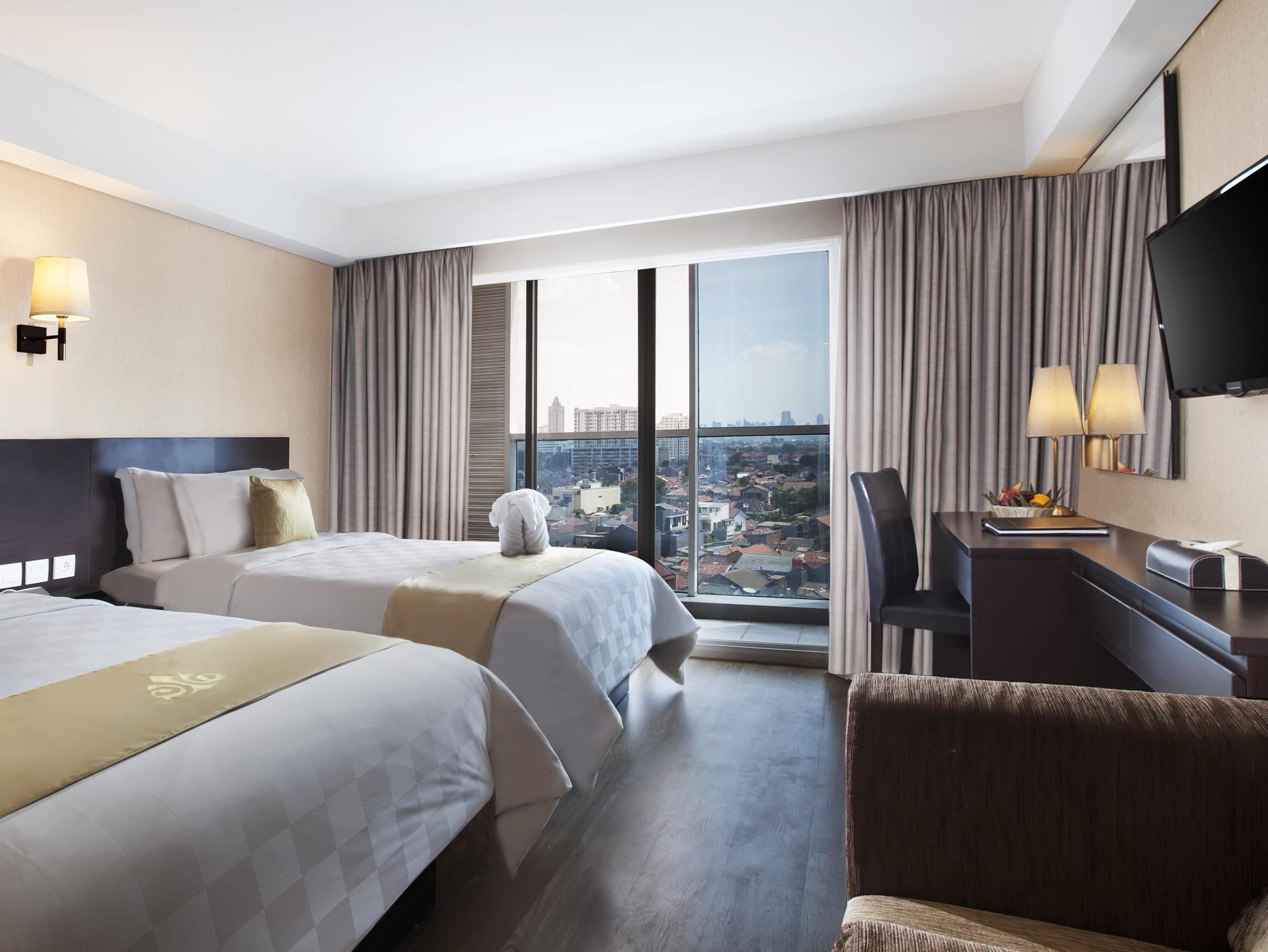 Western Premier The Hive Hotel